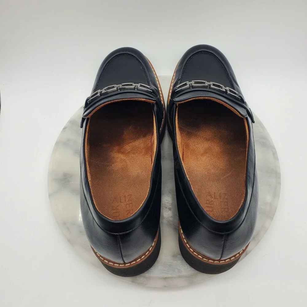 Naturalizer brand style